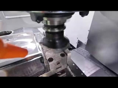 Высокая жесткость 4-осевой вертикальный обрабатывающий центр фрезерная машина VMC1300