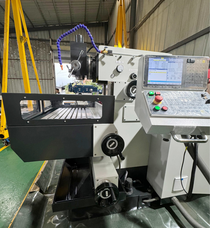 4 оси Вертикальная CNC фрезерная машина XKH8140A Малая обработка форм CNC Ручной универсальный фрезерный инструмент