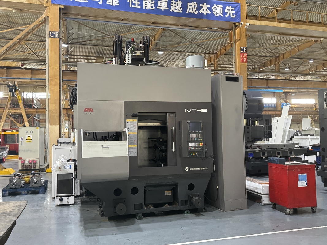 Автоматическая загрузка и разгрузка Вертикальная CNC-вертикаль IVT45 Автоматическая производственная линия