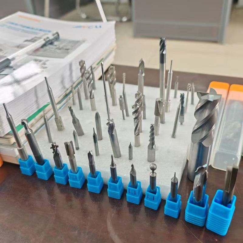 Высокоточная CNC 5-осевая инструментальная шлифовка MG80 5-осевая инструментальная шлифовка