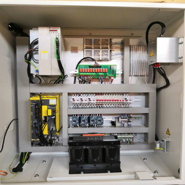 Степной механизм CNC CAK63285 Плоская кровать Степной механизм CNC 4 станции башня с сервомотором